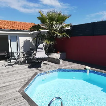 Independant Avec Piscine Et Cuisine Exterieures Pansiyon