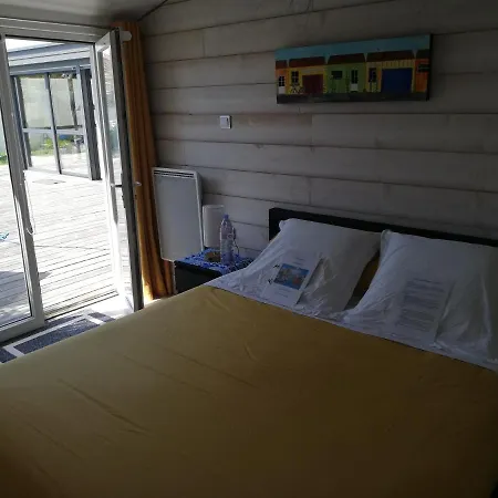 Independant Avec Piscine Et Cuisine Exterieures Δωμάτια σε οικογενειακή κατοικία