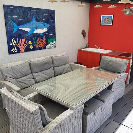 Independant Avec Piscine Et Cuisine Exterieures Λα Ροσέλ