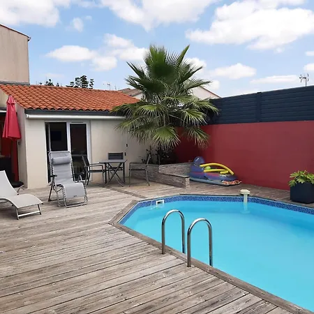 Independant Avec Piscine Et Cuisine Exterieures