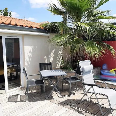 Independant Avec Piscine Et Cuisine Exterieures