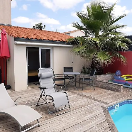 Independant Avec Piscine Et Cuisine Exterieures Pansiyon La Rochelle (Charente-Maritime)