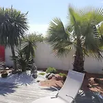 Independant Avec Piscine Et Cuisine Exterieures La Rochelle (Charente-Maritime)