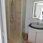 Independant Avec Piscine Et Cuisine Exterieures *