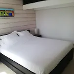 Independant Avec Piscine Et Cuisine Exterieures *