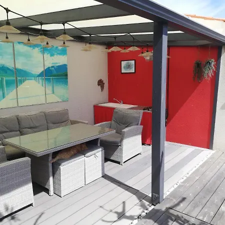 Rum i privatbostad Independant Avec Piscine Et Cuisine Exterieures La Rochelle (Charente-Maritime)